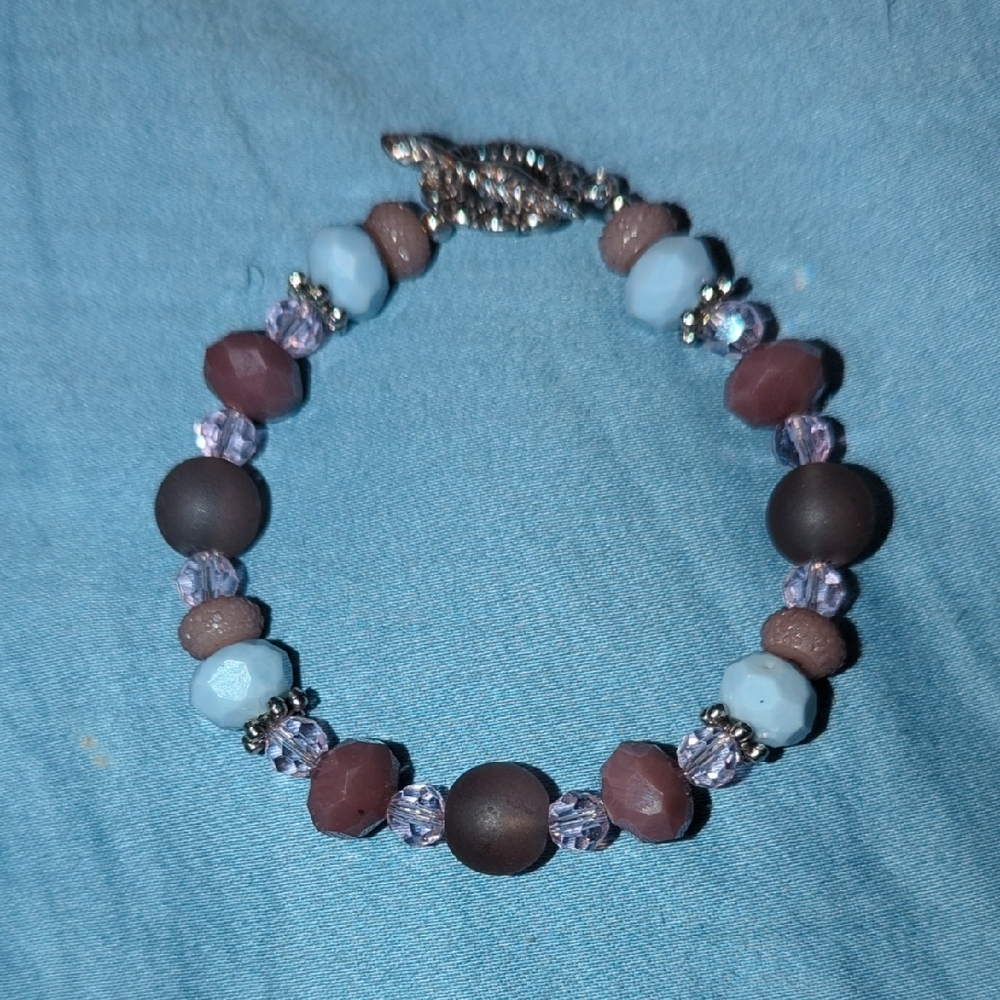 Elegant Beaded Bracelet in Blue and Purple